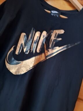 Nike Black Tee with Metallic Rose Gold Logo Sz M